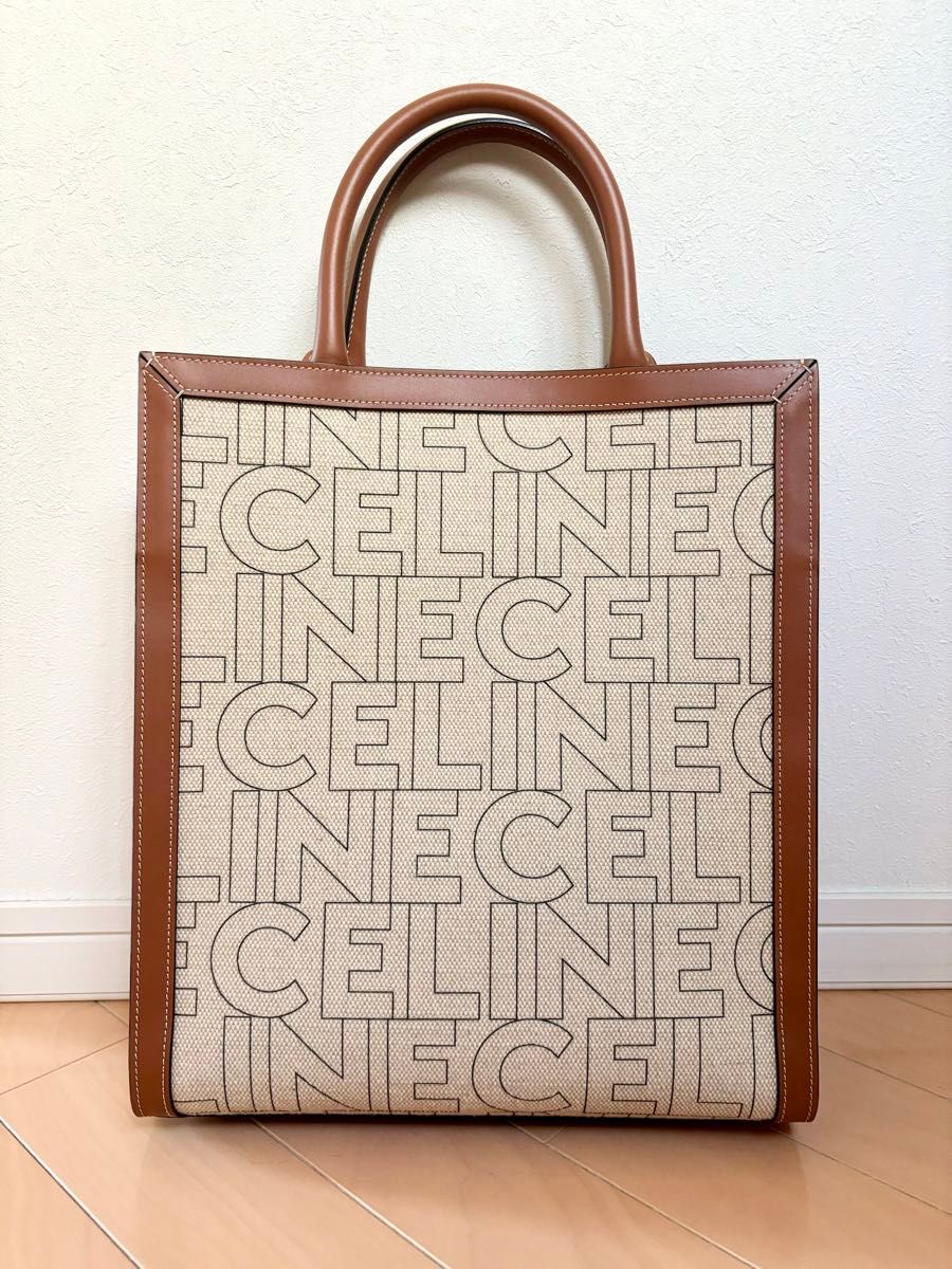 CELINE セリーヌ ロゴ 総柄 バーティカル カバ スモール トート CELINE セリーヌ ロゴ 総柄 バーティカル カバ スモール トート