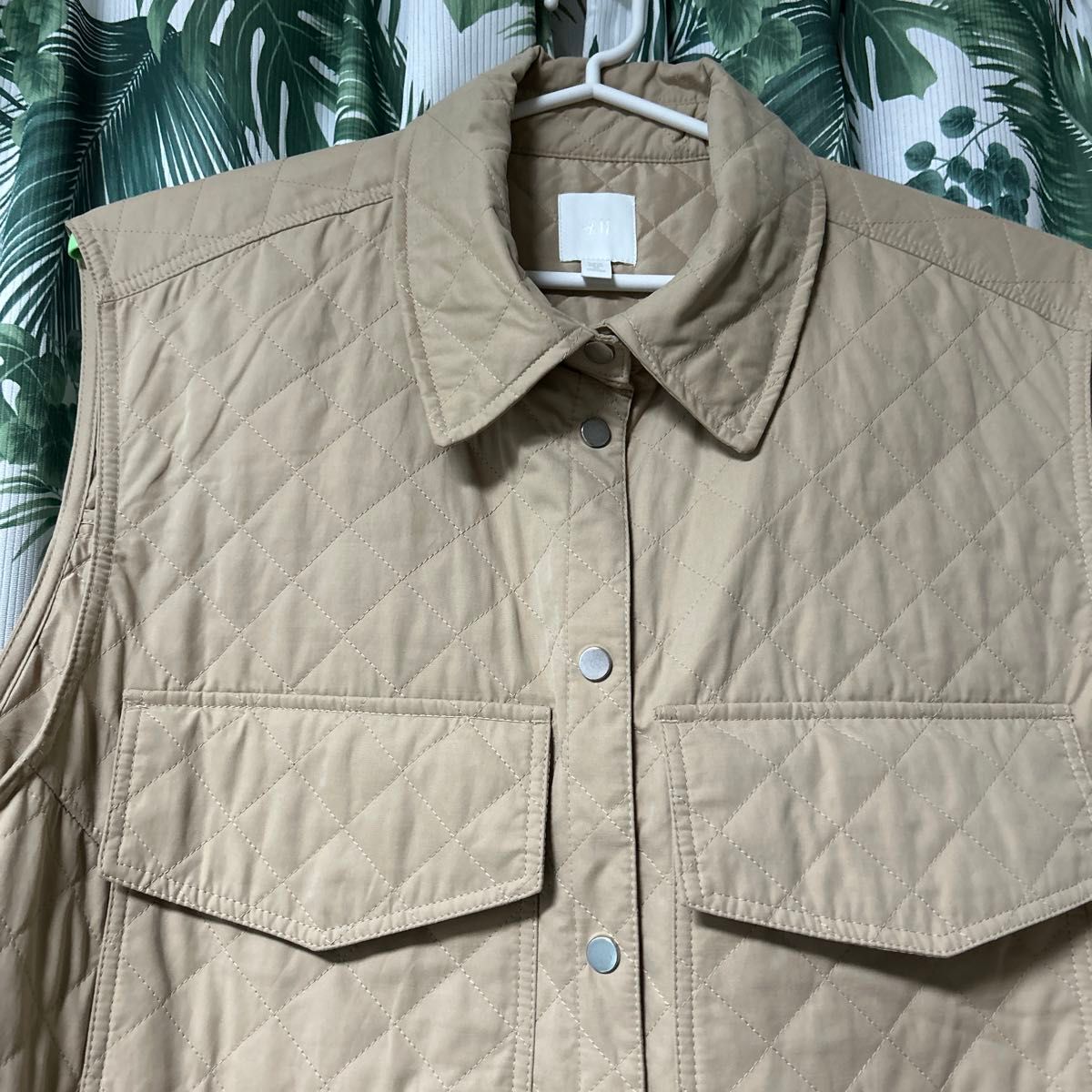 H&M 襟付きキルティングロングベスト タグ無し未使用 サイズXL H&M 襟付きキルティングロングベスト タグ無し未使用 サイズXL