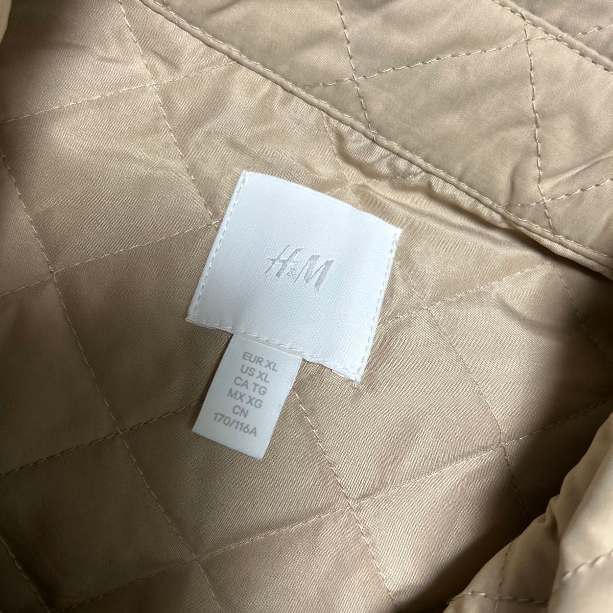 H&M 襟付きキルティングロングベスト タグ無し未使用 サイズXL H&M 襟付きキルティングロングベスト タグ無し未使用 サイズXL