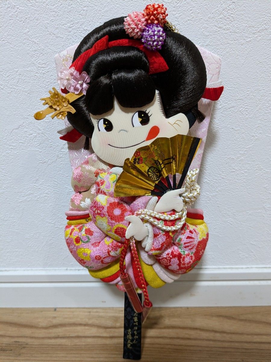 ペコちゃん 羽子板 10号 飾台付 ペコちゃん 羽子板 10号 飾台付