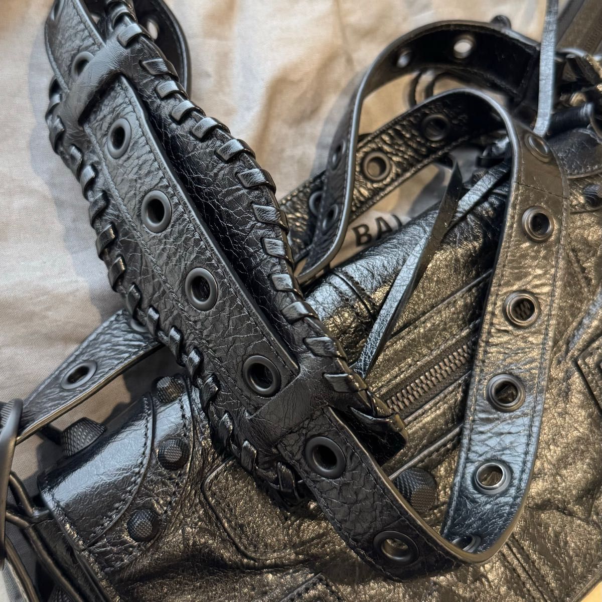 BALENCIAGA LE CAGOLE XS フラップバッグ|Yahoo!フリマ(旧 BALENCIAGA LE CAGOLE XS フラップバッグ|Yahoo!フリマ(旧