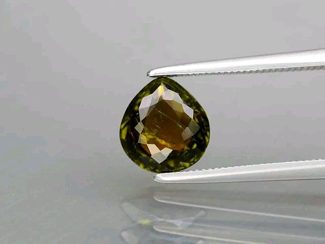 No.277 トルマリン 約1.29ct 約7.5mm×7.2mm モザンビーク産