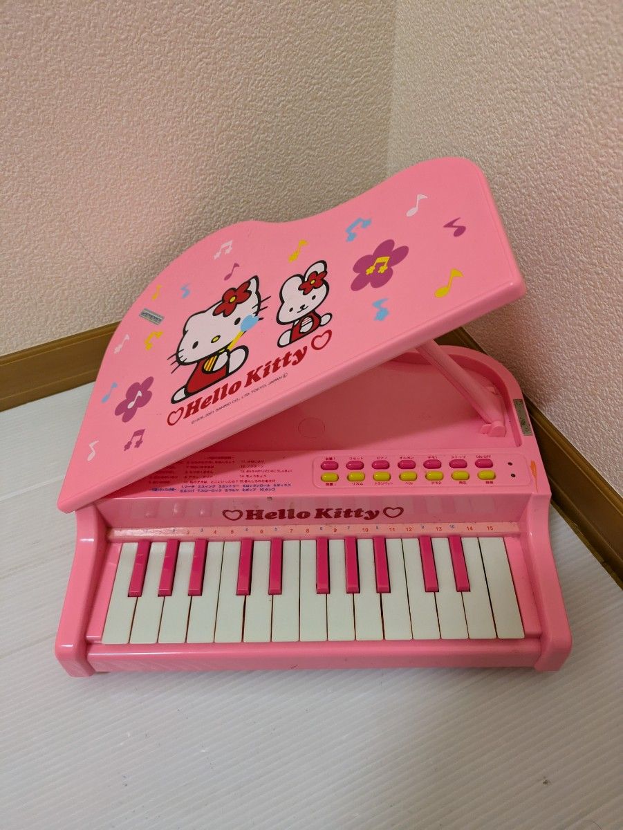 低価格の お値下げ!ハローキティ 電池式ピアノ&椅子セット 低価格の お値下げ!ハローキティ 電池式ピアノ&椅子セット