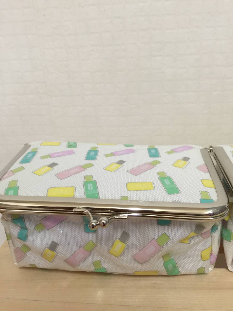 右隅に少し寫れている物は出品とは無関係