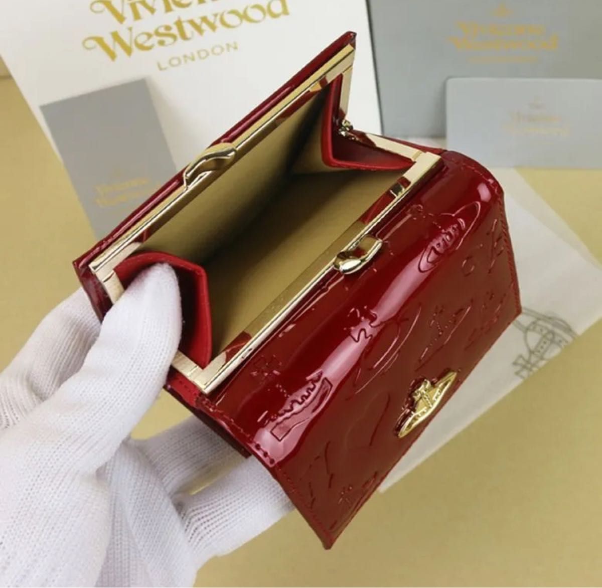 Vivienne Westwood 三つ折り財布 レッド エナメル がま口 Vivienne Westwood 三つ折り財布 レッド エナメル がま口