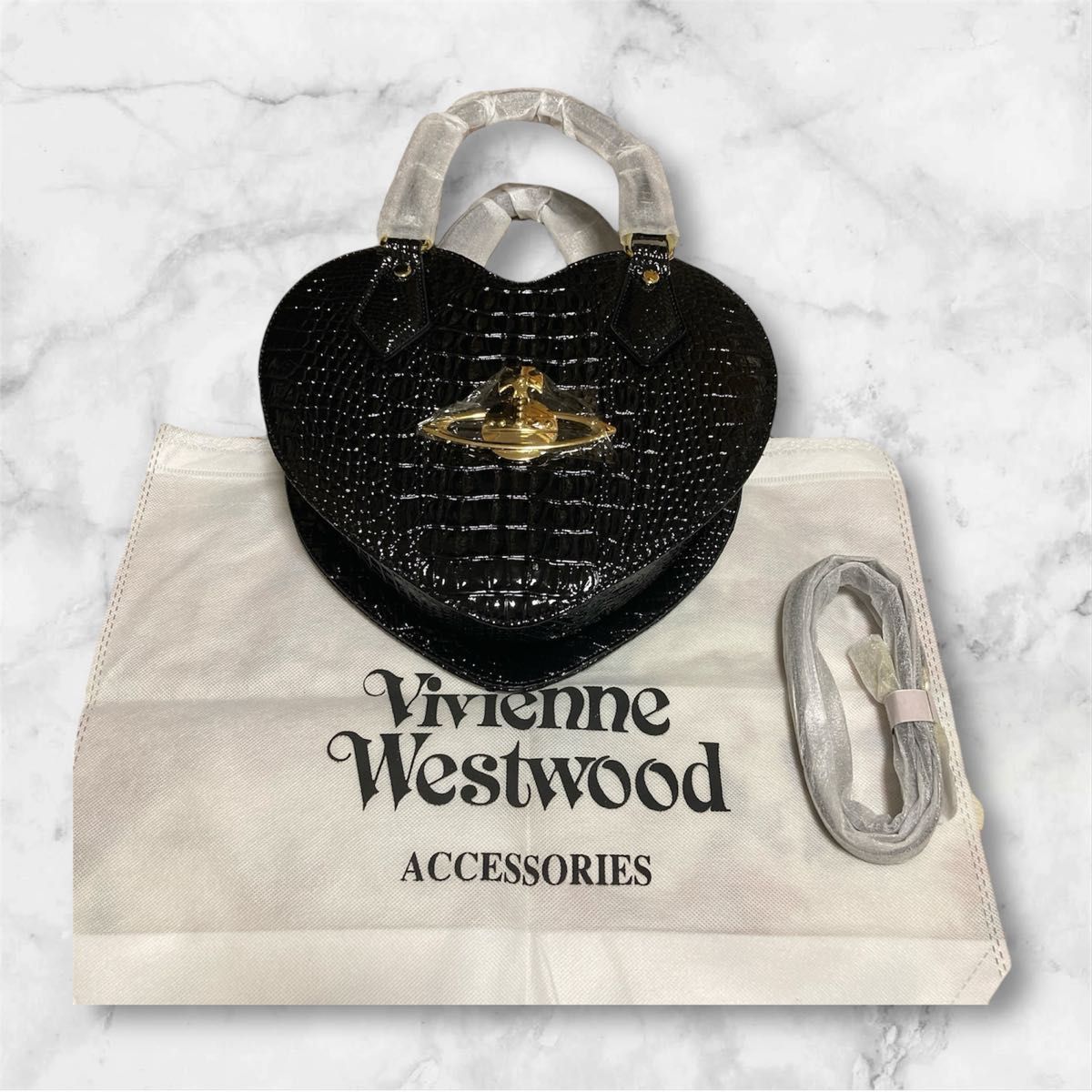 新品 Vivienne Westwood ハート型 ショルダーバッグ クロコ型 新品 Vivienne Westwood ハート型 ショルダーバッグ クロコ型