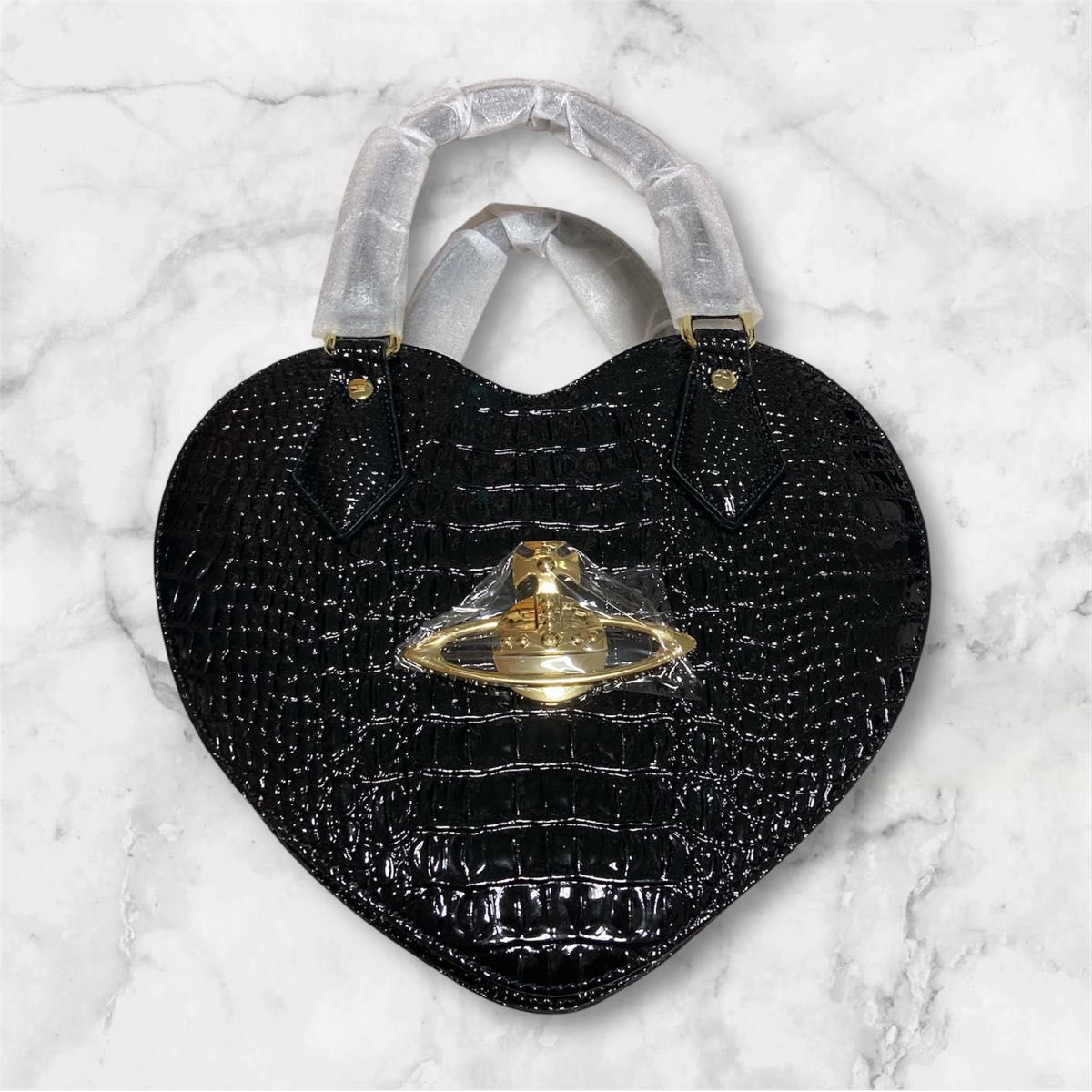 新品 Vivienne Westwood ハート型 ショルダーバッグ クロコ型 新品 Vivienne Westwood ハート型 ショルダーバッグ クロコ型