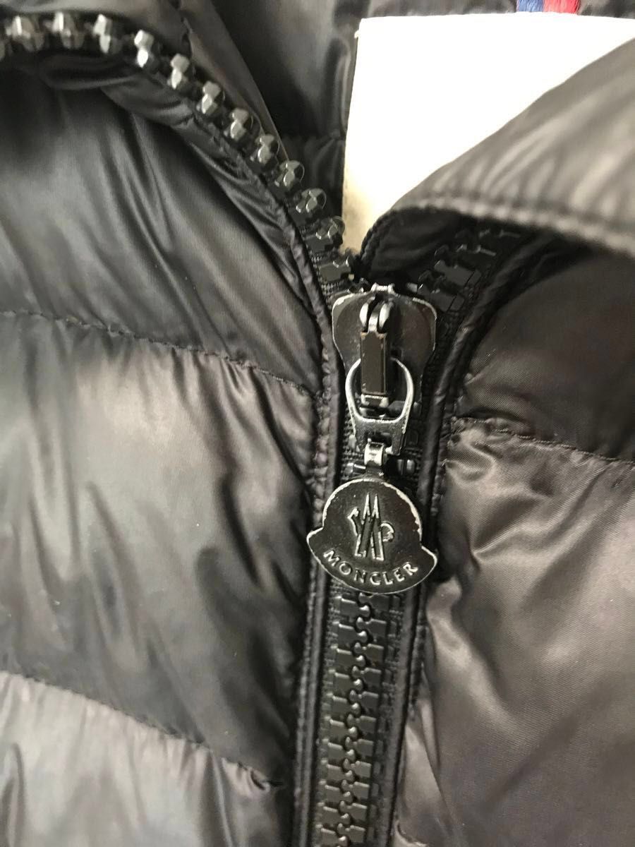 モンクレール CHAMBLY 黒 ダウンコート very 滝沢眞規子 着用 モンクレール CHAMBLY 黒 ダウンコート very 滝沢眞規子 着用