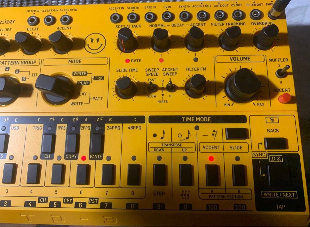 behringer TD-3-MO-AM アナログシンセ アシッドベースマシン tb behringer TD-3-MO-AM アナログシンセ アシッドベースマシン tb