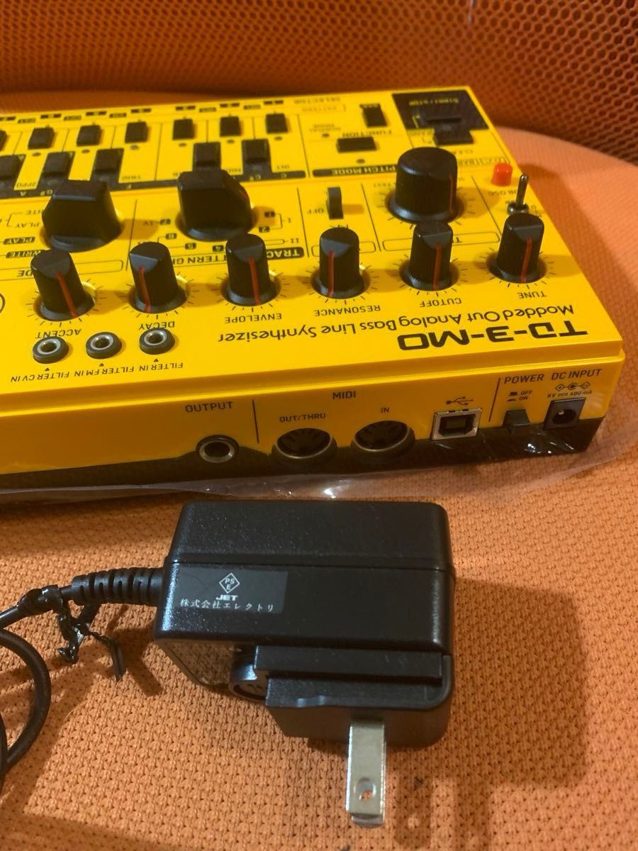 behringer TD-3-MO-AM アナログシンセ アシッドベースマシン tb behringer TD-3-MO-AM アナログシンセ アシッドベースマシン tb