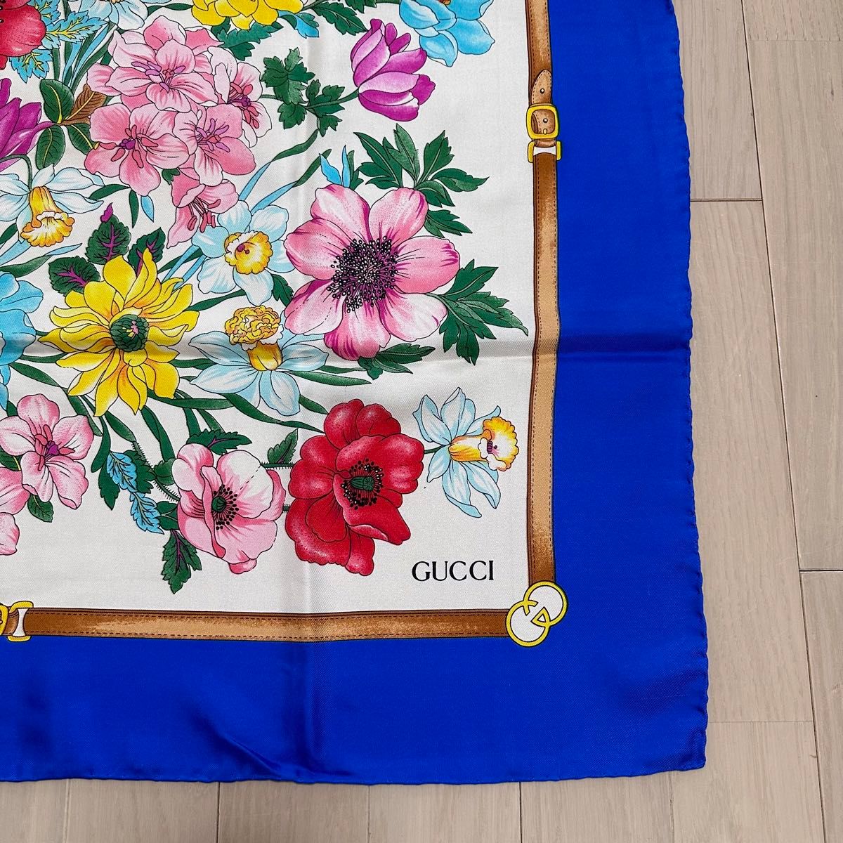 GUCCI 花柄シルクスカーフ 約90cm x 90cm|Yahoo!フリマ(旧 GUCCI 花柄シルクスカーフ 約90cm x 90cm|Yahoo!フリマ(旧