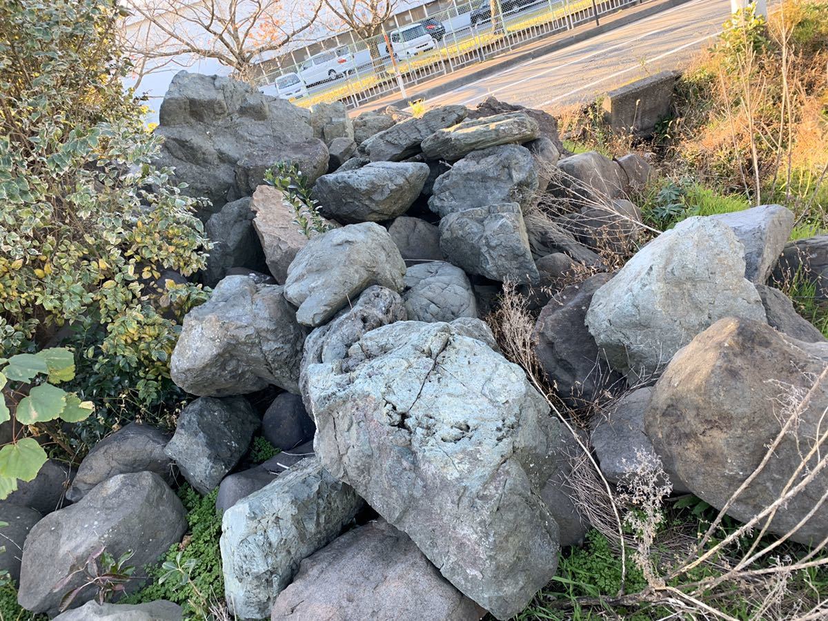  prompt decision first come, first served truck size without regard Dondake piled . also 2 ten thousand jpy nature stone . stone rock garden stone receipt limitation (pick up) 