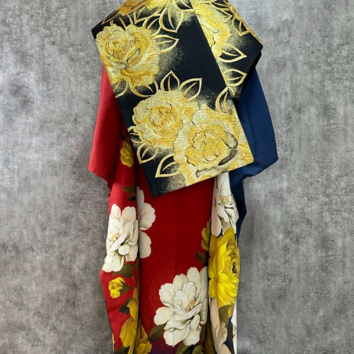 美品 牡丹 大柄 染め分け 珍品 赤青 逸品 フルセット 振袖 美品 牡丹 大柄 染め分け 珍品 赤青 逸品 フルセット 振袖