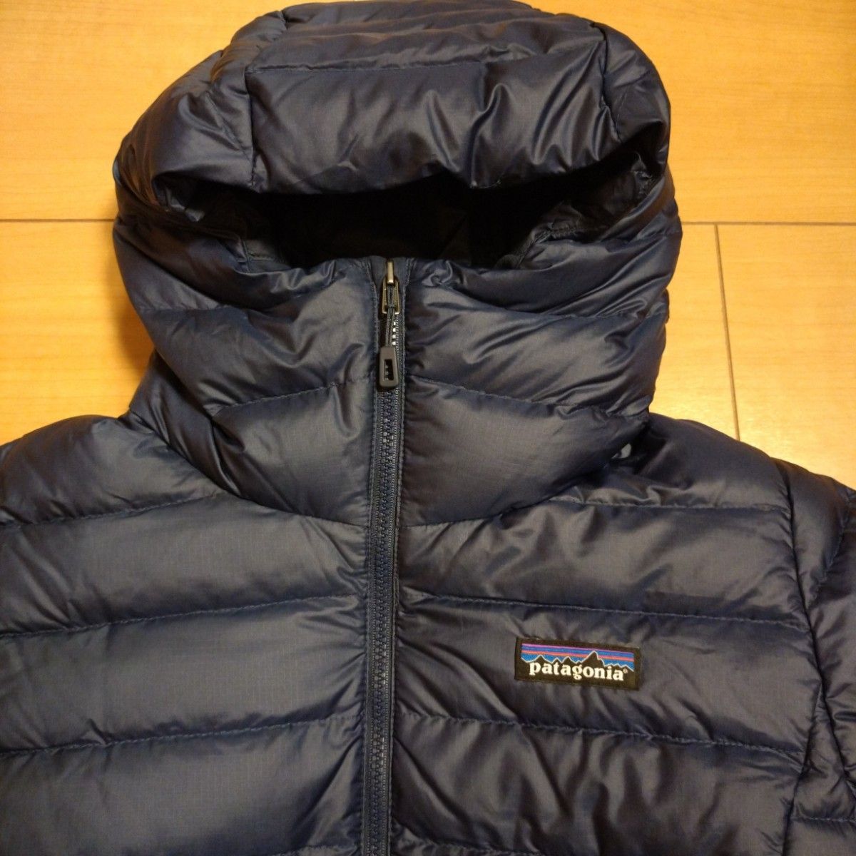 パタゴニア patagonia ダウンセーターフーディ レディースXS パタゴニア patagonia ダウンセーターフーディ レディースXS