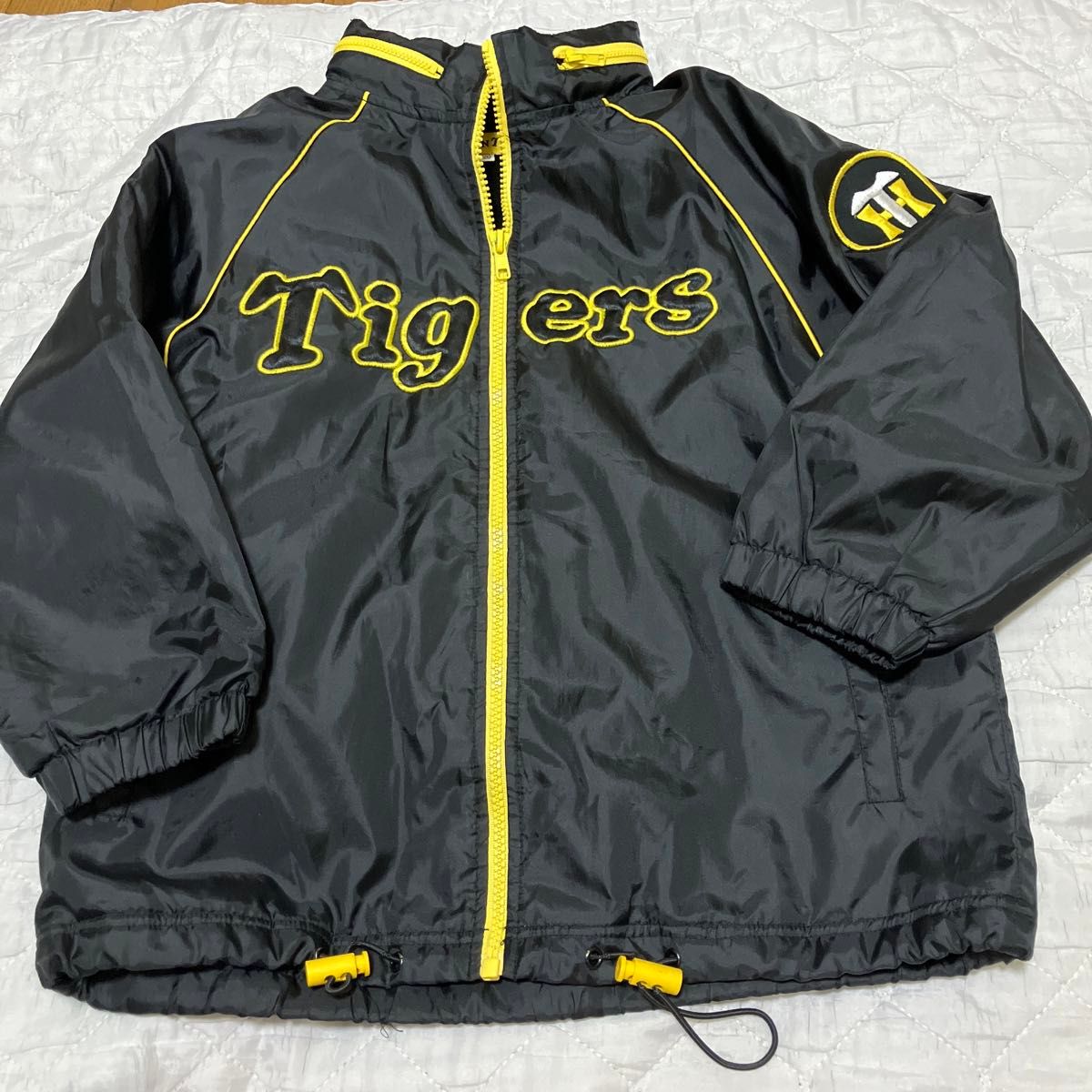 阪神タイガース 子供服 ジャンパー ウィンドブレーカー 120 阪神タイガース 子供服 ジャンパー ウィンドブレーカー 120