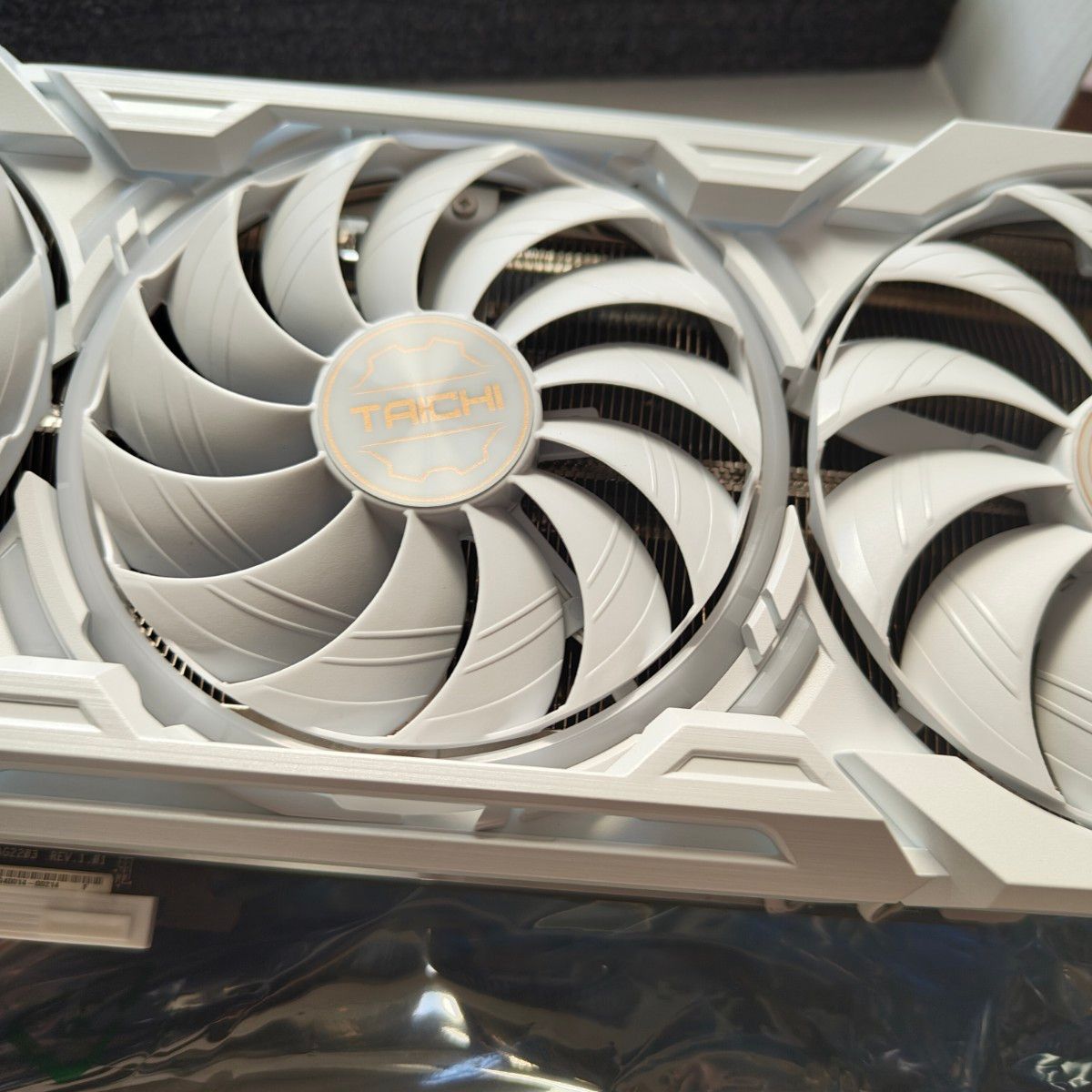 ASRock Radeon RX 7900 XTX Taichi White 24GB OC|Yahoo!フリマ ASRock Radeon RX 7900 XTX Taichi White 24GB OC|Yahoo!フリマ