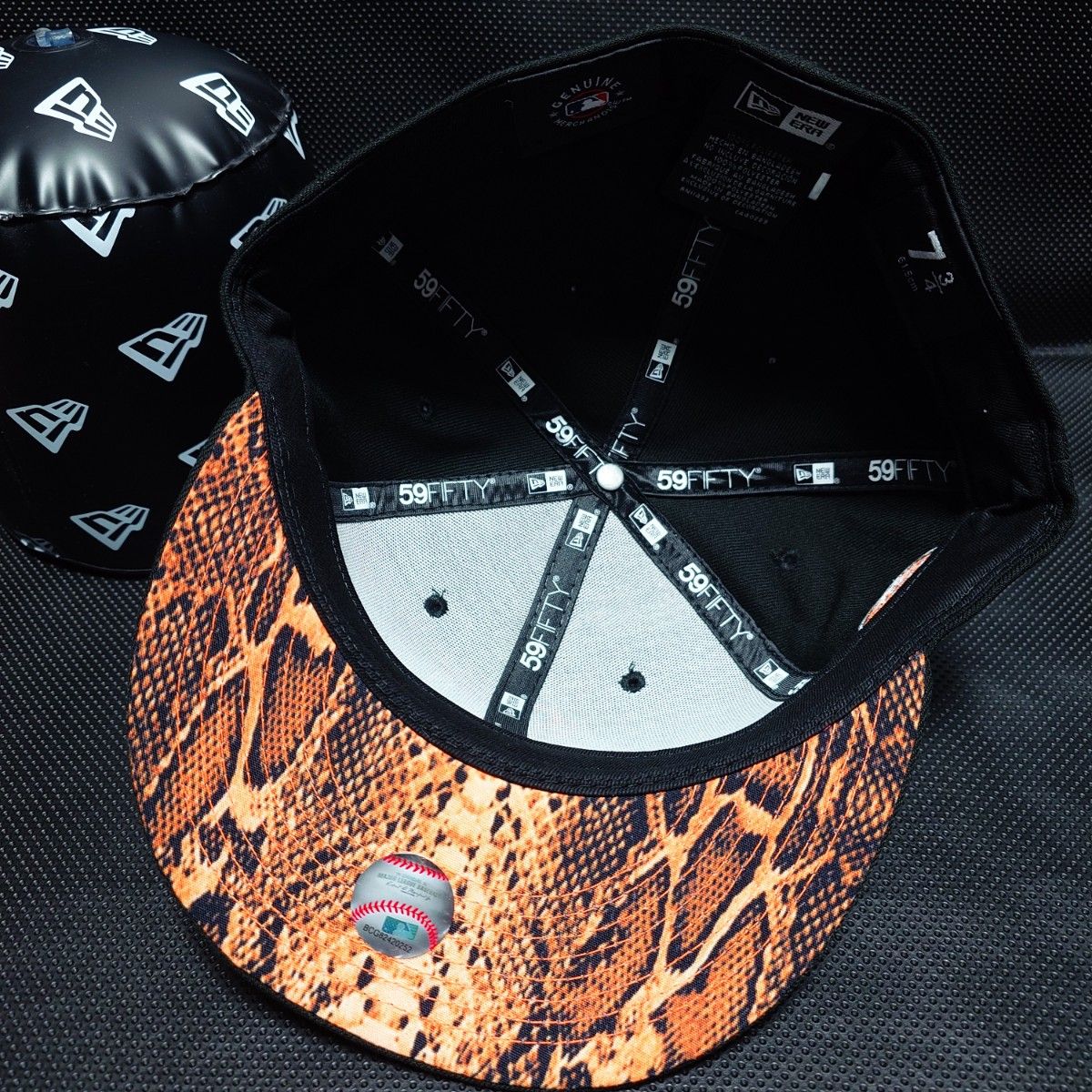 新品 ニューエラ 59fifty 61 5 7 3/4 ブリム裏蛇柄 オレンジ 新品 ニューエラ 59fifty 61 5 7 3/4 ブリム裏蛇柄 オレンジ