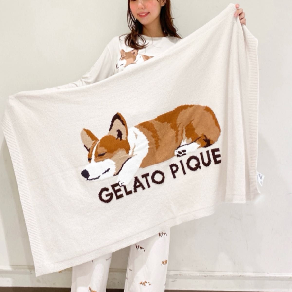 新品 ジェラートピケ SLEEPING DOG ジャガードブランケット 新品 ジェラートピケ SLEEPING DOG ジャガードブランケット