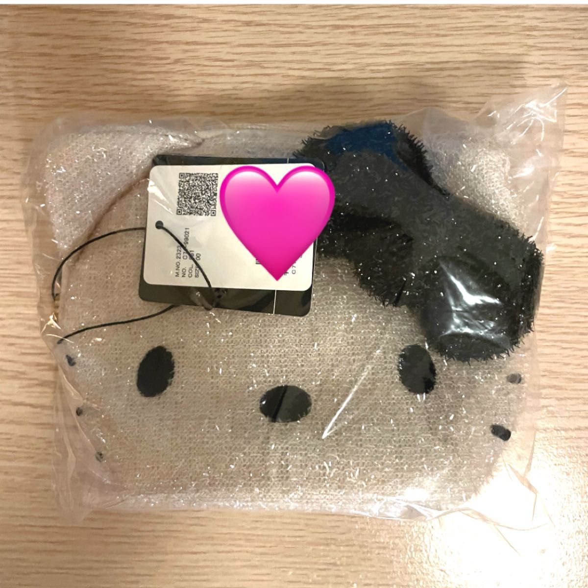 新品・限定カラー フェイスポーチ ライトベージュ ハローキティ 新品・限定カラー フェイスポーチ ライトベージュ ハローキティ