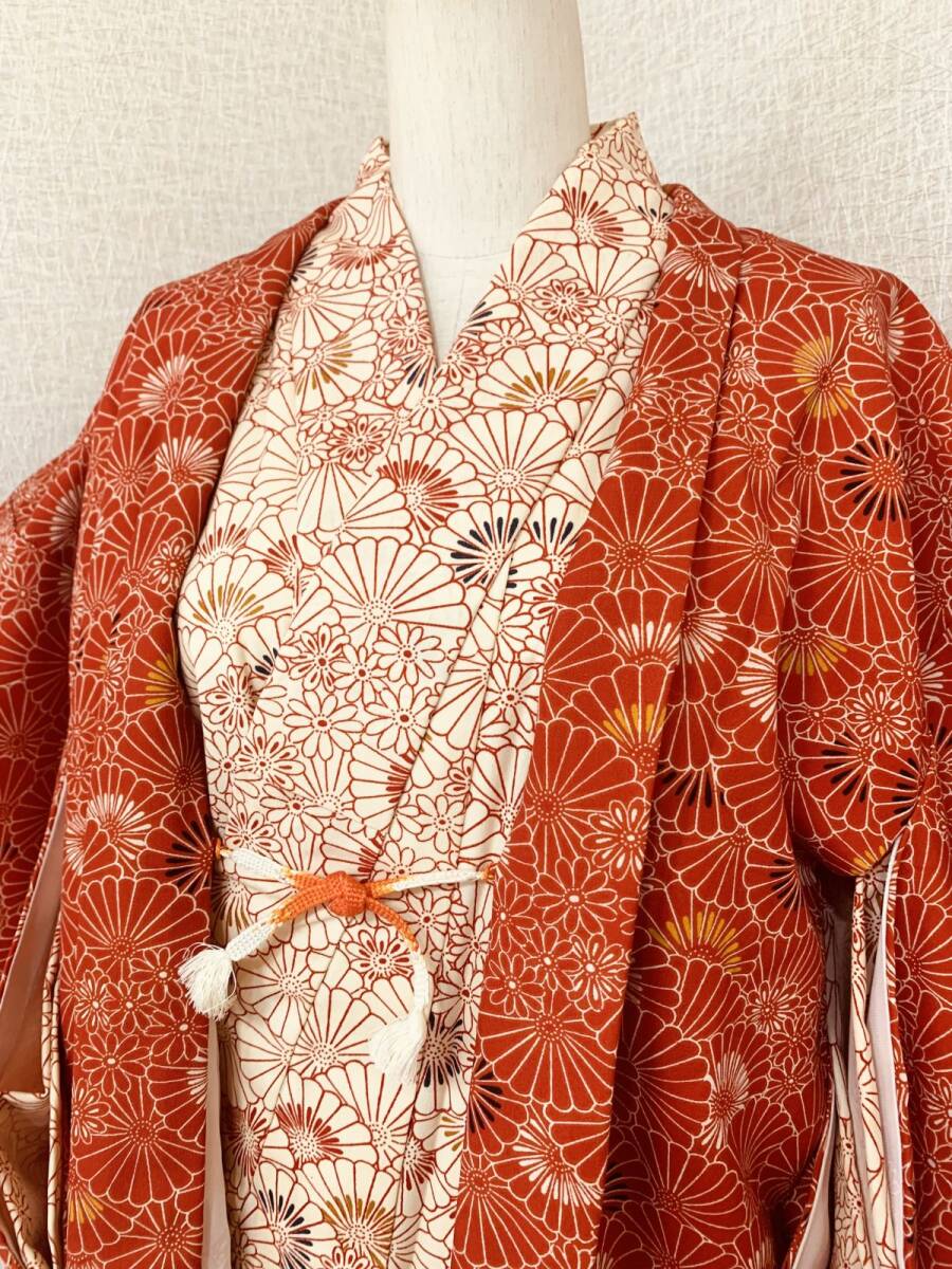 美品　婦人　ウールモスリン　アンサンブル　着物と羽織　菊花重ね染紋様　丈160cm　お出かけ　リメイクやコスプレにも　保管品