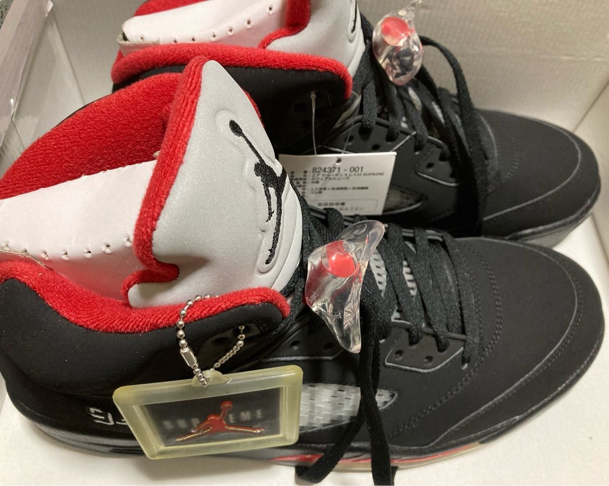 未使用 Supreme x Air JORDAN 5 RETRO エア ジョーダン 5 Black 未使用 Supreme x Air JORDAN 5 RETRO エア ジョーダン 5 Black