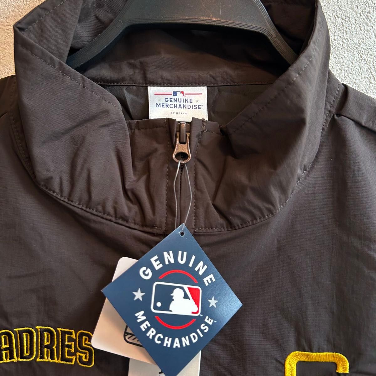 M】MLB サンディエゴ・パドレス ロゴ刺繍 前開きナイロンベスト M】MLB サンディエゴ・パドレス ロゴ刺繍 前開きナイロンベスト