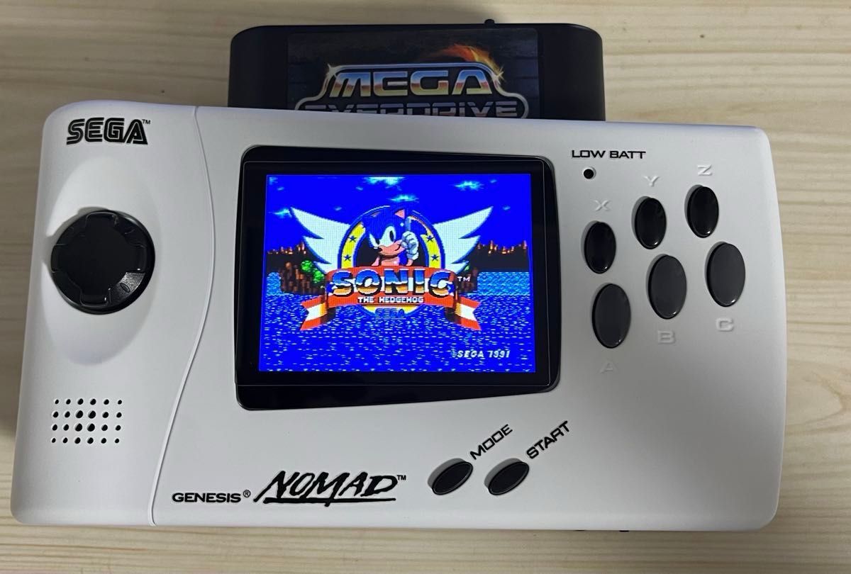 SEGA GENESIS NOMAD セガ ジェネシス ノーマッド ホワイト SEGA GENESIS NOMAD セガ ジェネシス ノーマッド ホワイト
