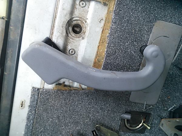 ■ベンツ W638 スライド 上部のアーム スライド ステー 左 中古 1999年 MERCEDES SLIDING DOOR TOP ROLLER GUIDE left 6387601347■_画像1