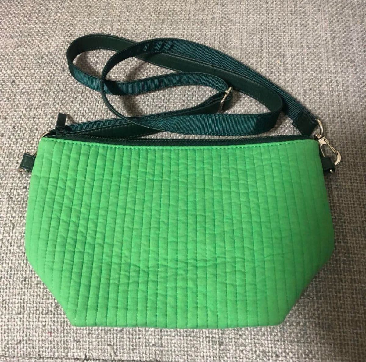 新品 ファミリア ピオヌンナル 舟形 ポシェット ショルダー 新品 ファミリア ピオヌンナル 舟形 ポシェット ショルダー