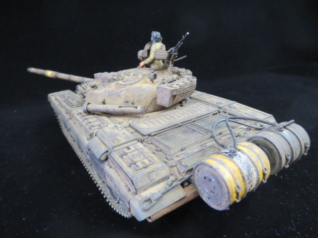 タミヤ・１/３５・Ｔ－７２型・イラク仕様・塗装完成品！_画像3