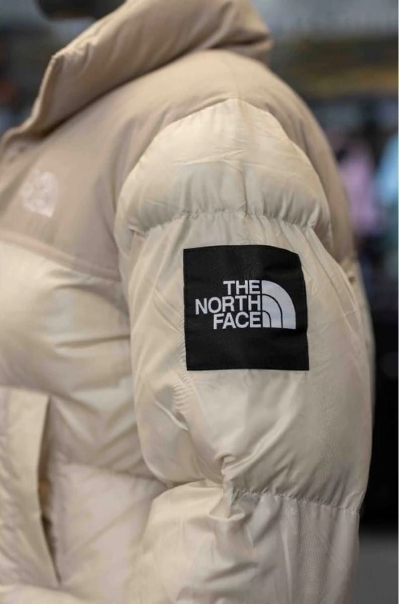 新品未着用 W'S NOVELTY NUPTSE ON BALL JACKET Mサイズ ダウン 新品未着用 W'S NOVELTY NUPTSE ON BALL JACKET Mサイズ ダウン