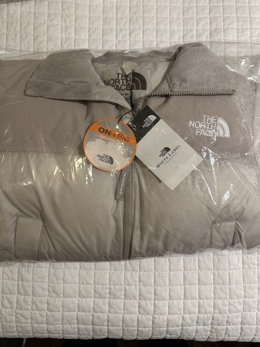 新品未着用 W'S NOVELTY NUPTSE ON BALL JACKET Mサイズ ダウン 新品未着用 W'S NOVELTY NUPTSE ON BALL JACKET Mサイズ ダウン