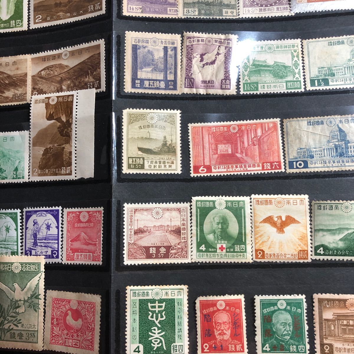 Paypayフリマ 戦前 戦時中の切手66種 プレミア切手セット鑑賞シート入り 戦前年賀全ても