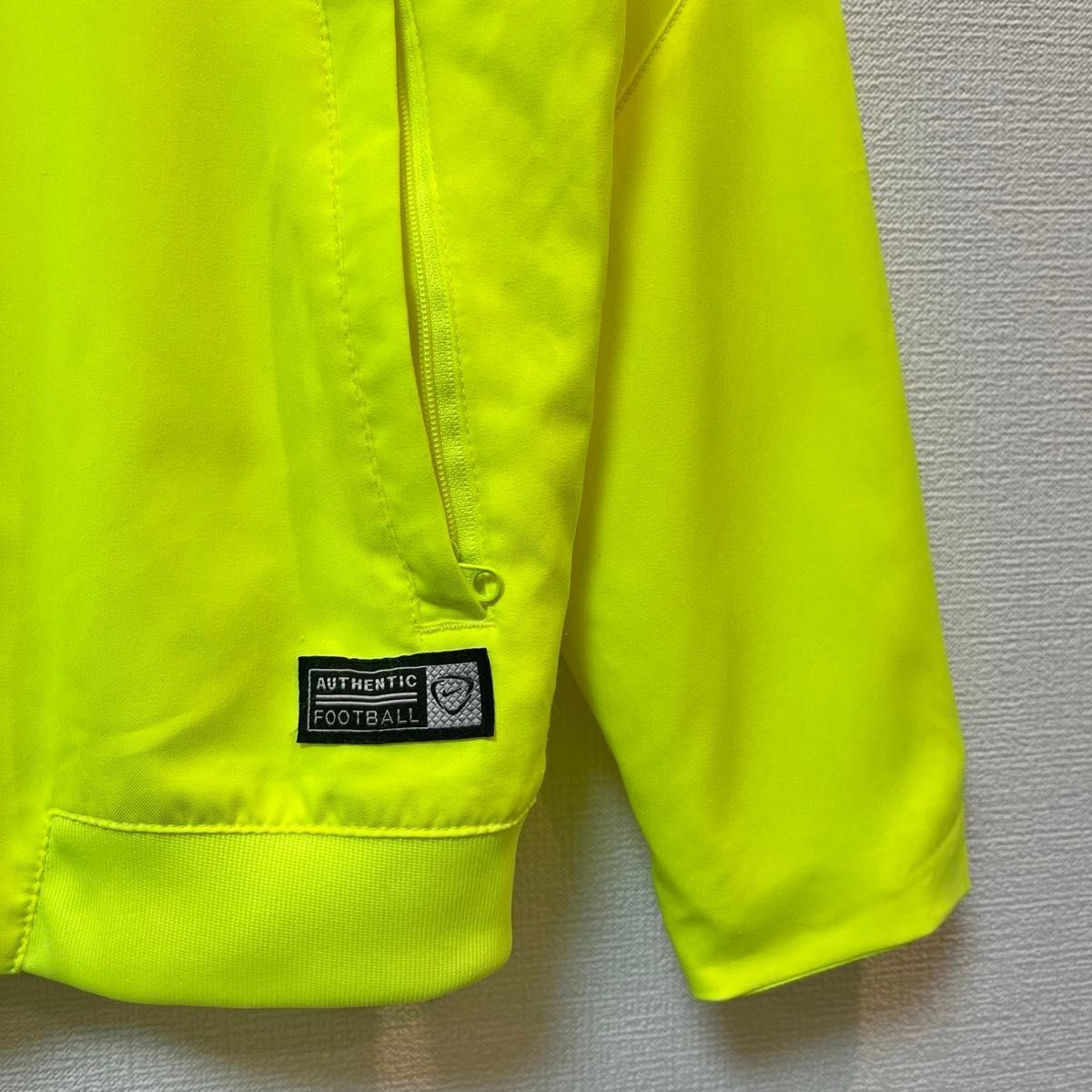 NIKE(ナイキ) サッカーウインドジャケット 蛍光イエロー NIKE(ナイキ) サッカーウインドジャケット 蛍光イエロー