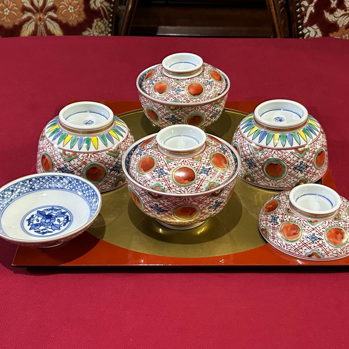 有田焼 赤絵 赤玉瓔珞紋 蓋付き小どんぶり 蓋茶碗 4客|Yahoo 有田焼 赤絵 赤玉瓔珞紋 蓋付き小どんぶり 蓋茶碗 4客|Yahoo
