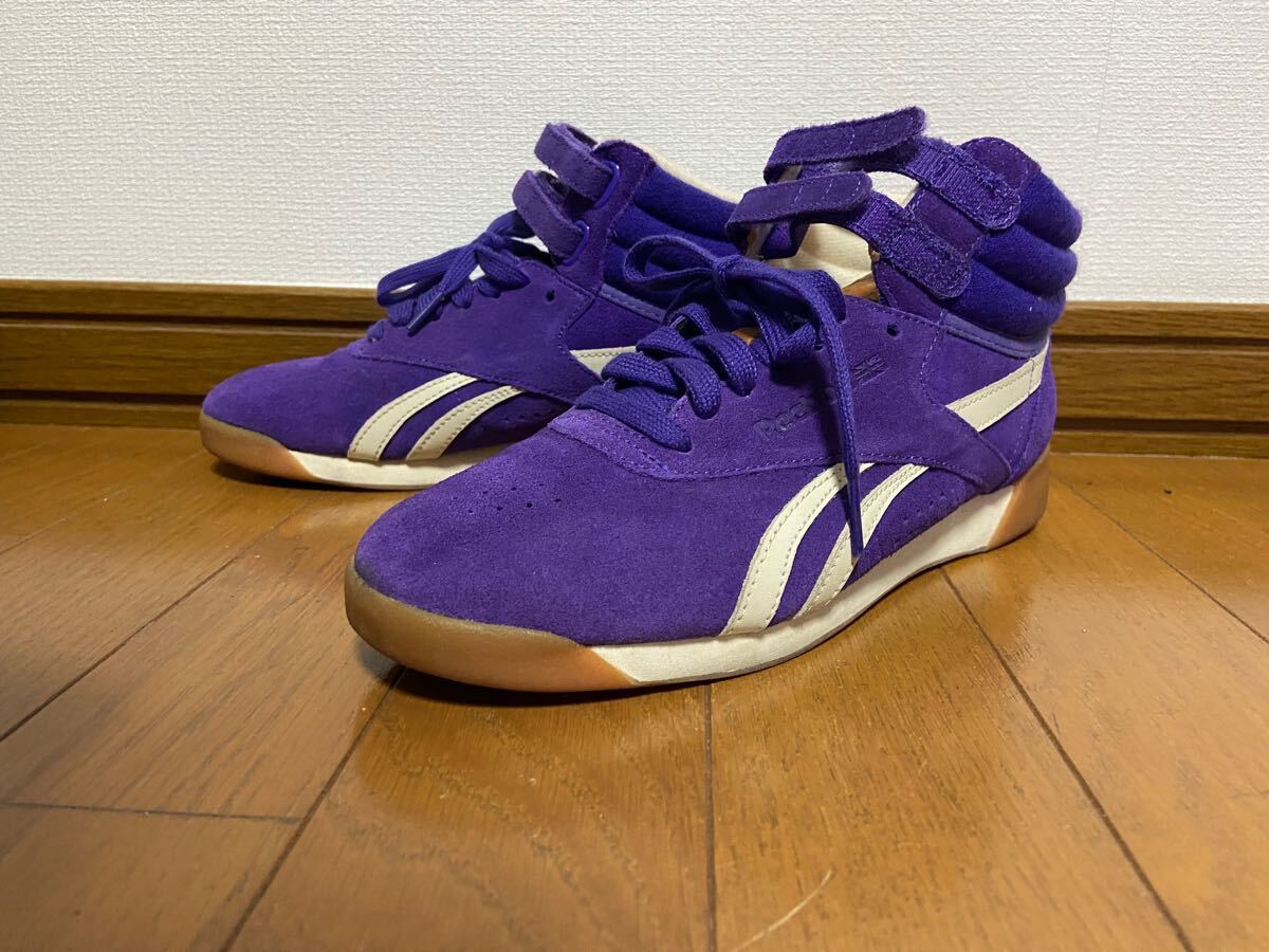 Reebokリーボック★おしゃれスエードスニーカー　ハイカット　紫　24.5㎝　普段にもトレーニング用にも◎