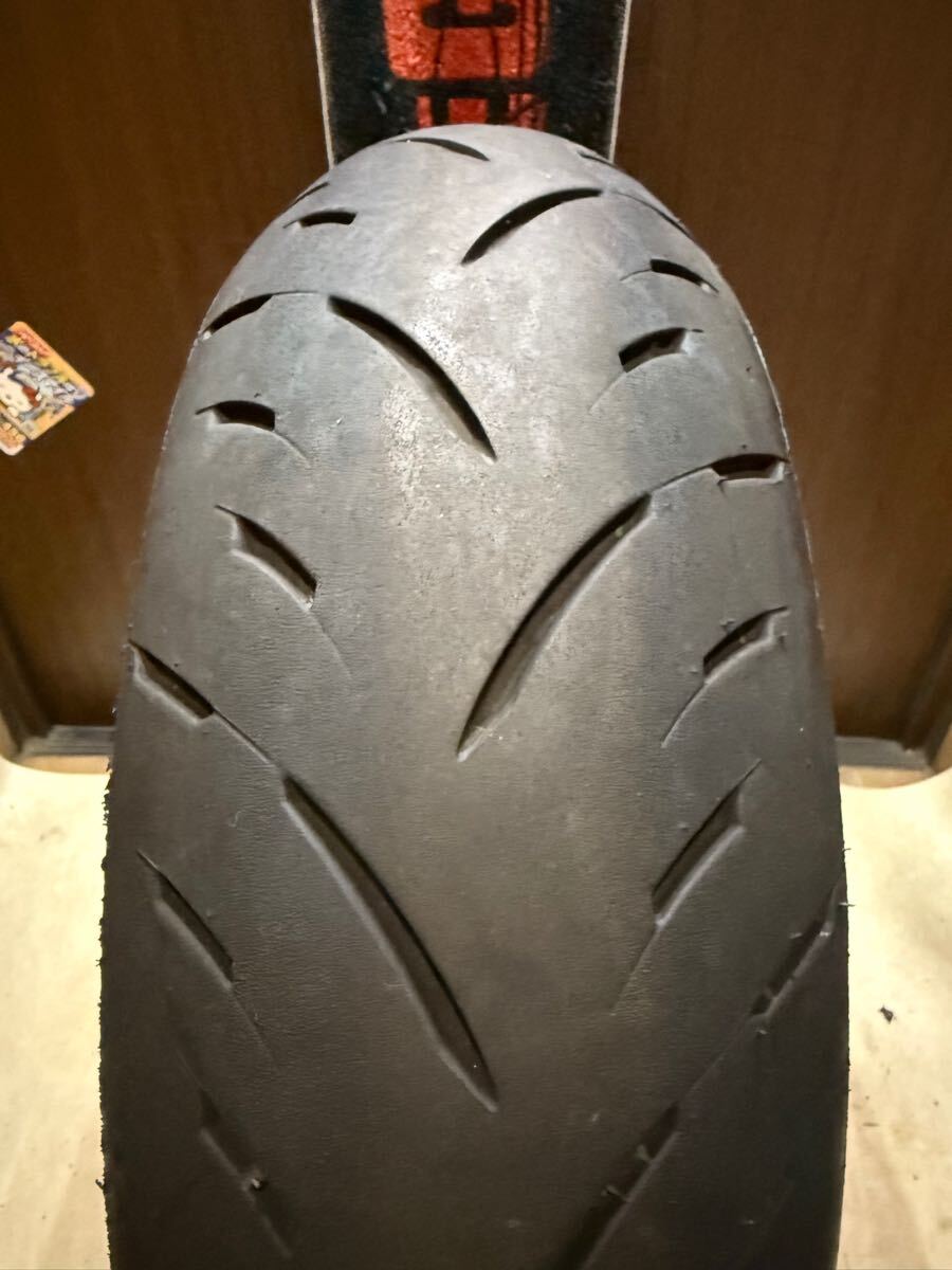 中古MCタイヤ 2024年製造 DUNLOP SPORTMAX GPR-300 180/55ZR17 ダンロップ スポーツマックス 180 55 17 0824 A3488