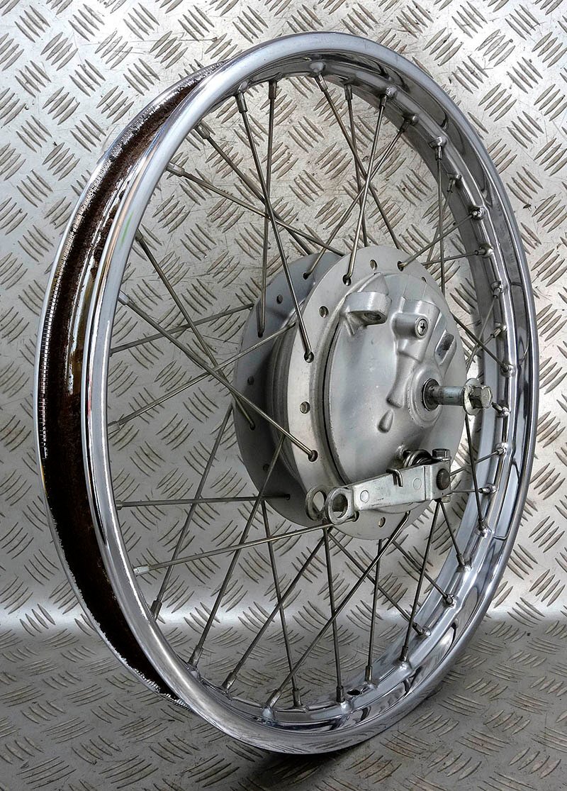 カブ90　フロントホイール　デカドラム ホンダ純正】[廃番商品在庫限り]フロント大径ドラムブレーキ強化