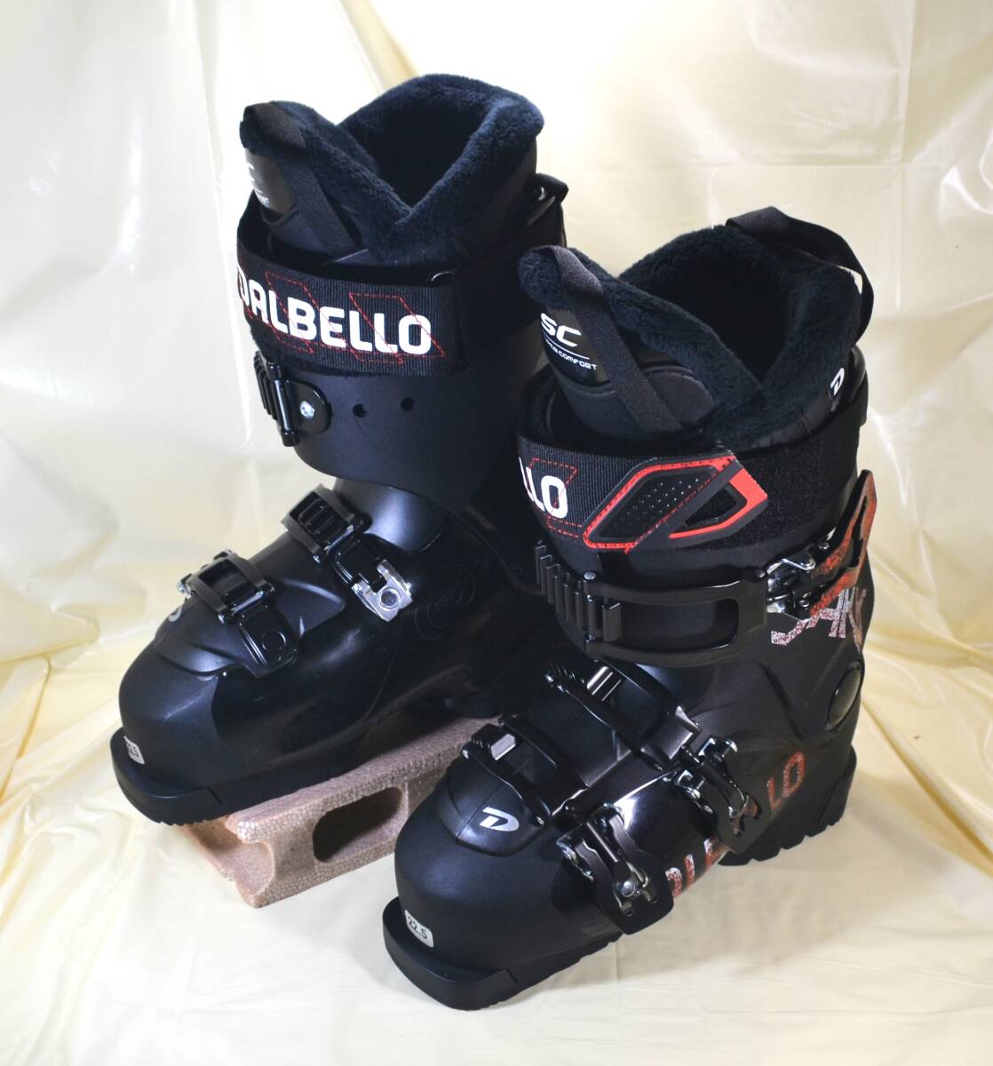 【新品／22.5cm／送料込】DALBELLO（ダルベロ）■スキーブーツ■JAKK■BLK/BLK
