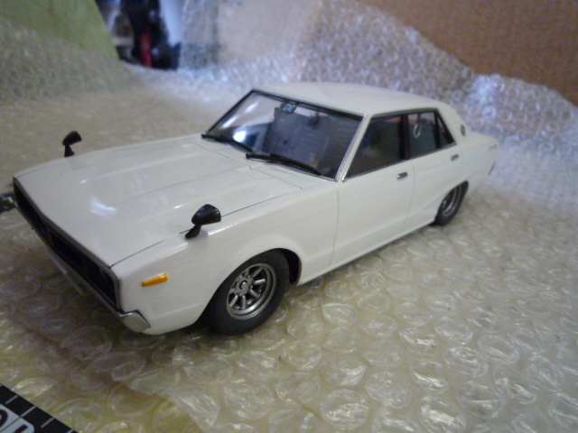 1/24 スカイライン ケンメリ 4ドア ヨンメリ 2000 GTX プラモデル 塗装 改造 完成品 現状渡し品 同梱不可