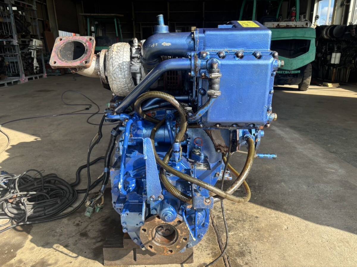 いすゞ船内機 UM6BG1TCX2 285馬力 最大350馬力 減速比:2.91 いすゞ船内機 UM6BG1TCX2 285馬力 最大350馬力 減速比:2.91