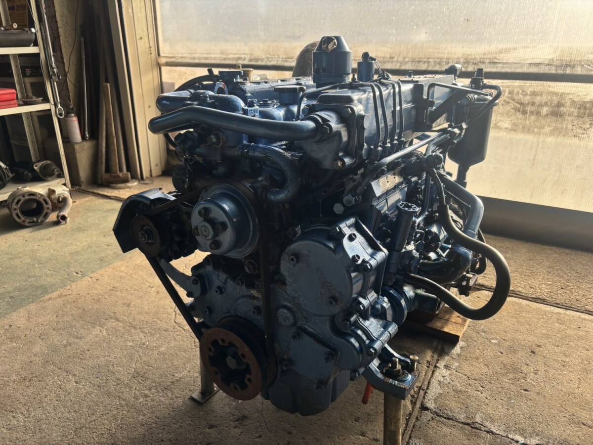 いすゞ船内機 UM4JB1TCX 110馬力 最大125馬力 実働品 現状販売 いすゞ船内機 UM4JB1TCX 110馬力 最大125馬力 実働品 現状販売