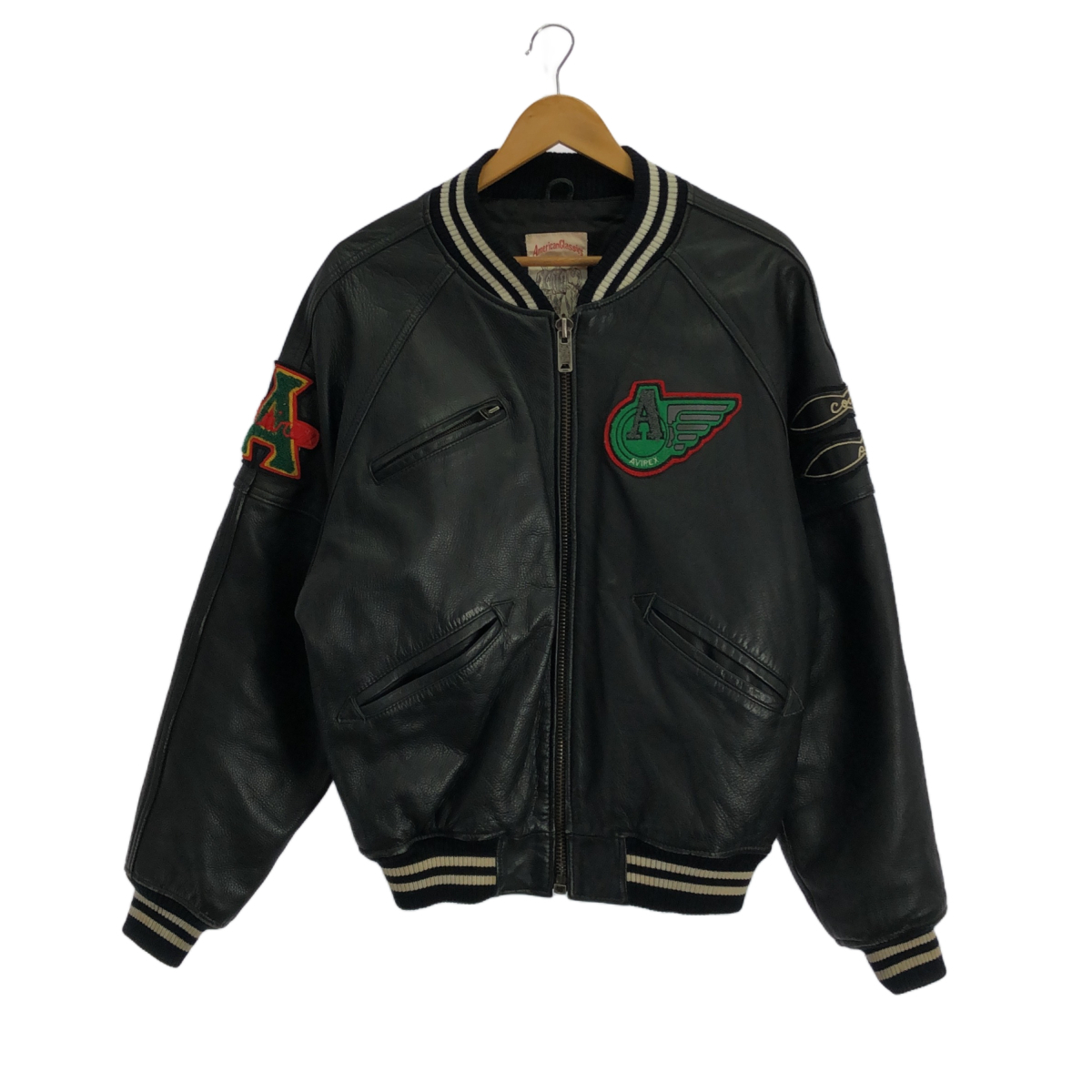 ◆中古品◆AVIREX アヴィレックス レザースタジャン 本革 ブルゾン メンズ ジャンパー ブラック系 ロゴ ワッペン Sサイズ Q77858NSS