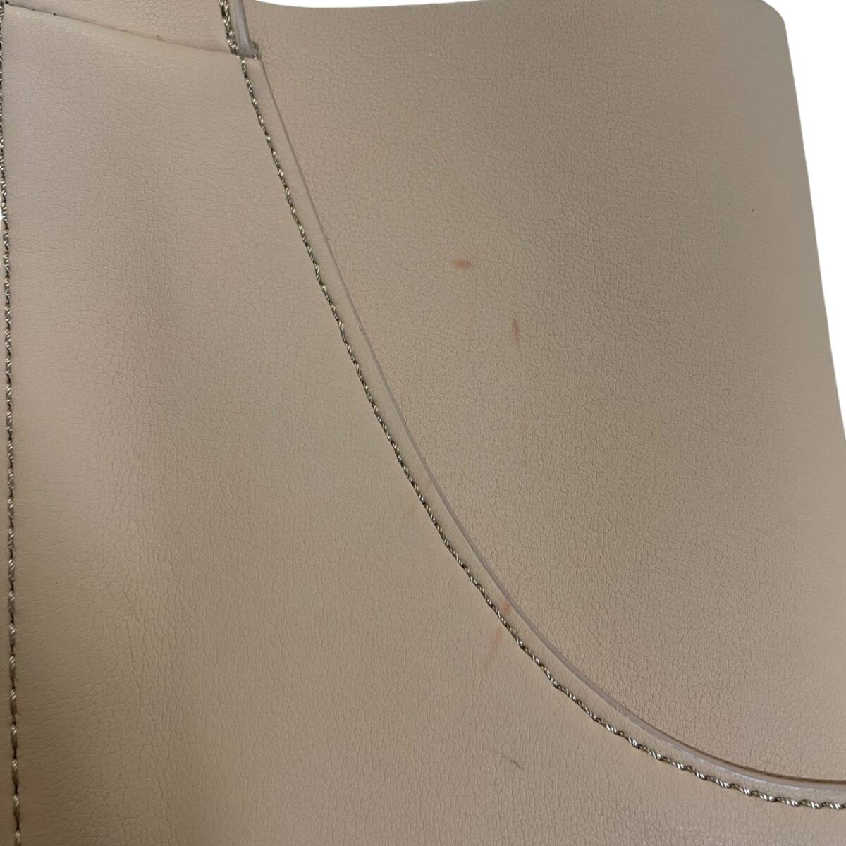 ◆中古品◆ZARA レザーショルダーバッグ ザラ トートバッグ ハンドバッグ 男女兼用 ベージュ グレージュ ブラウン 大容量 Q77030NE_画像5