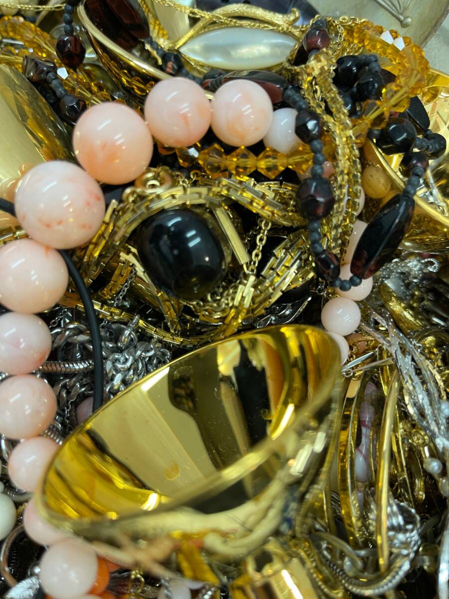 約8㎏ 大量 アクセサリー まとめて 約8㎏ 大量 アクセサリー まとめて Yahoo!オークション - 大量