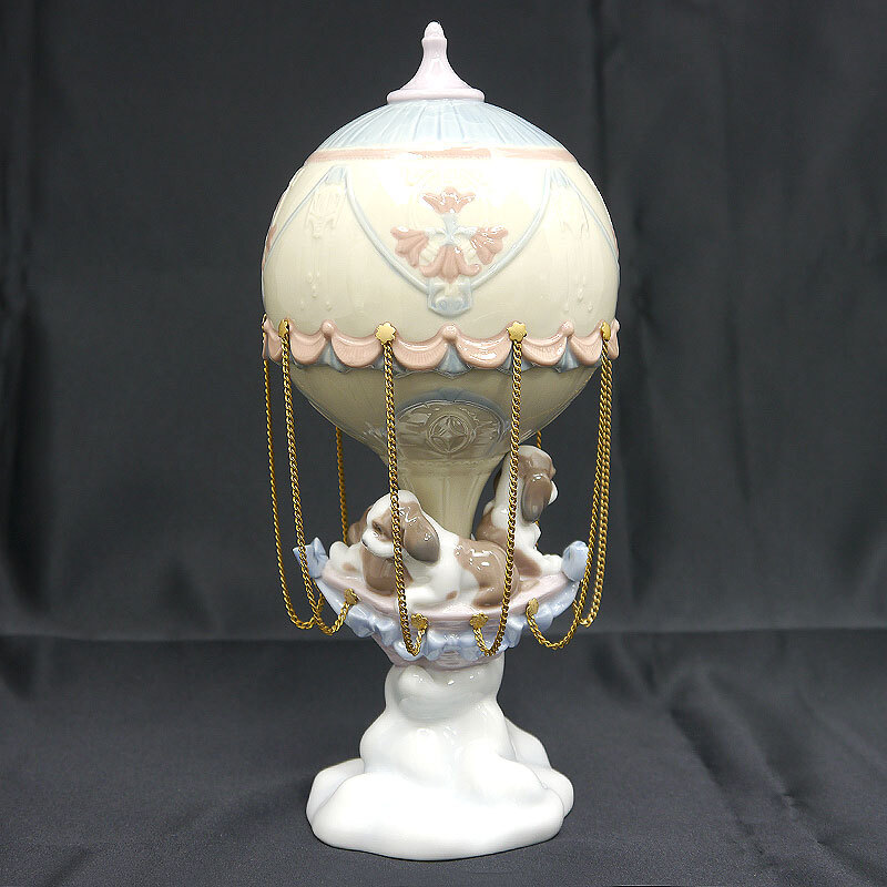 リヤドロ Lladro フィギュリン 気球で上がって 6524 犬 リヤドロ Lladro フィギュリン 気球で上がって 6524 犬