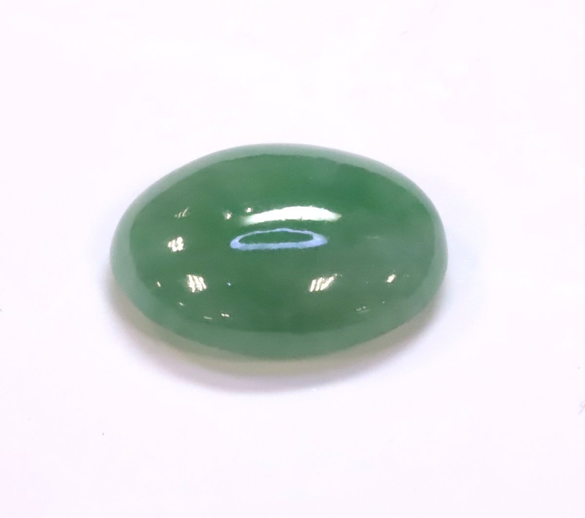★ルース裸石★ヒスイ★2.85ct　カボションカット★タテ11.0mm　ヨコ8.4mm★ペンダント、リング加工用★中古品No.612