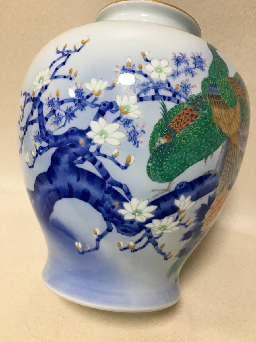 C896】深川製 色絵 孔雀に木蓮 壺 壷 高32.5cm 置物 花入 花生 C896】深川製 色絵 孔雀に木蓮 壺 壷 高32.5cm 置物 花入 花生