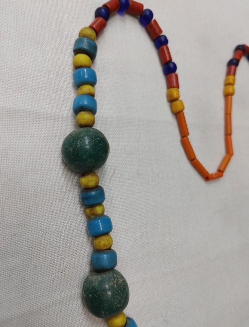 【五條出土・紫瑠璃勾玉】──時代を超えて、いま再び手元へ 五條出土・紫瑠璃勾玉】──時代を超えて、いま再び手元へ