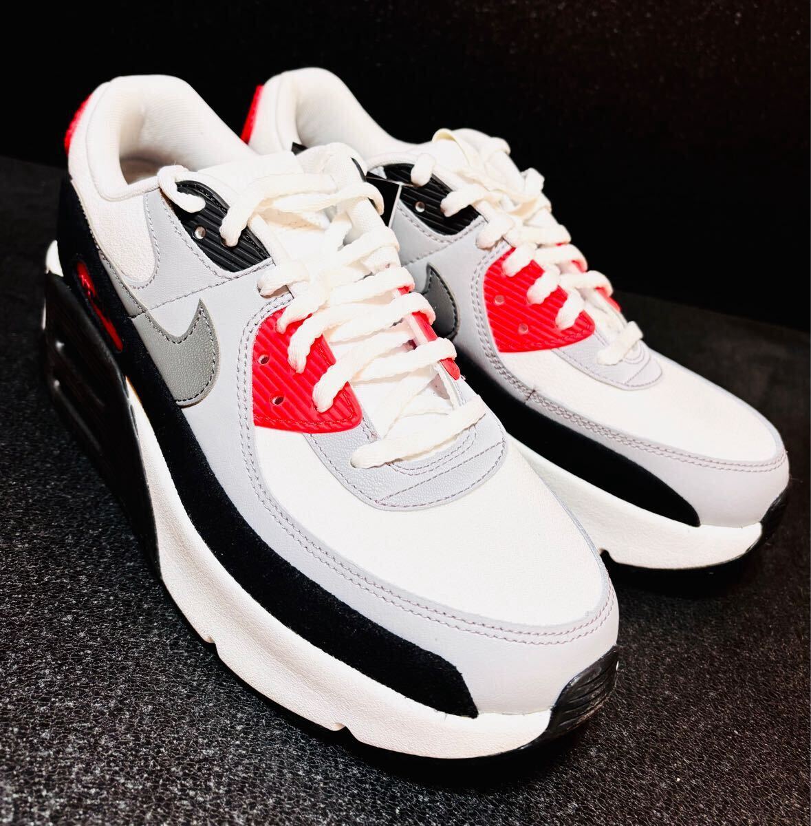 ☆送料込■新品25.5cm■ナイキ エア マックス90 LV8 AIR MAX 90 サミットホワイト/ブラック/ウルフグレー【定価.16830円】WMNS